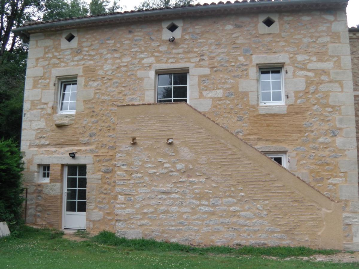 Location Meublee Au Milieu D'Un Ecrin De Verdure Aux Vieux Fours Noaillac Bagian luar foto
